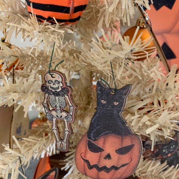 HALLOWEEN REPO FEATHER TREE 15 "*METAL COLLAR*22 ORNAMENTS*12 W00D CHARACTERS - Picture 10 of 15